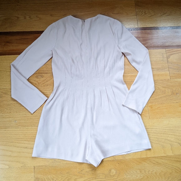 INTERMIX long sleeve nude romper shorts S - Picture 3 of 4